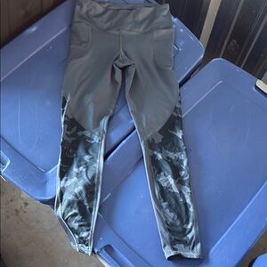 Under Armour Coldgear Compression Leggings size M Blue and black Camo